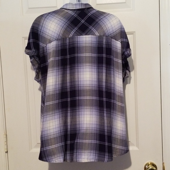 Como Vintage Button up top - Picture 2 of 5
